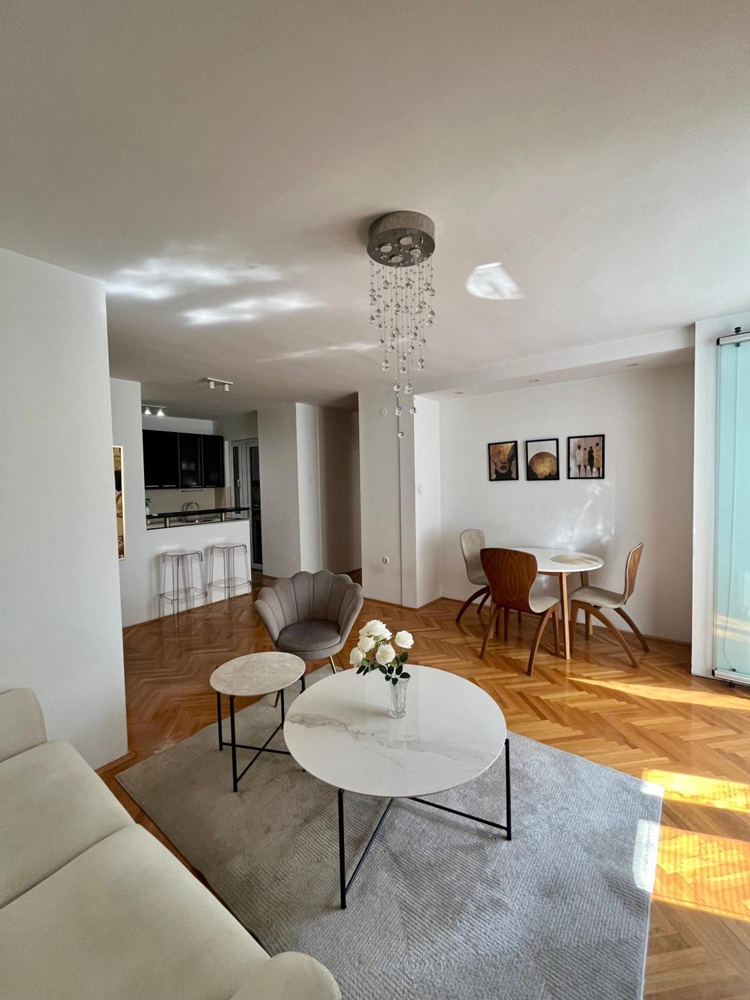 Ruby Luxury Central Apartment Skopje Extérieur photo